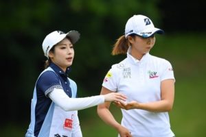 金澤志奈の美人キャディーは何者 ゴルフサバイバルでも人気の女子プロゴルファー ゴルフ浸りゴルフ浸り